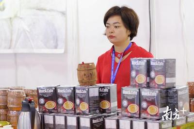 深化經(jīng)貿(mào)合作，第十二屆加博會再簽境外招展協(xié)議并創(chuàng)新推出越南旅游團(tuán)服務(wù)