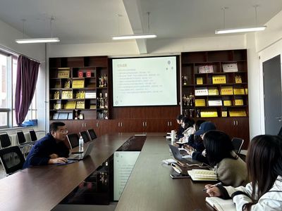 經(jīng)濟(jì)貿(mào)易咨詢能力提升 經(jīng)貿(mào)學(xué)院舉辦社科項目申報與決策咨詢報告撰寫專題講座